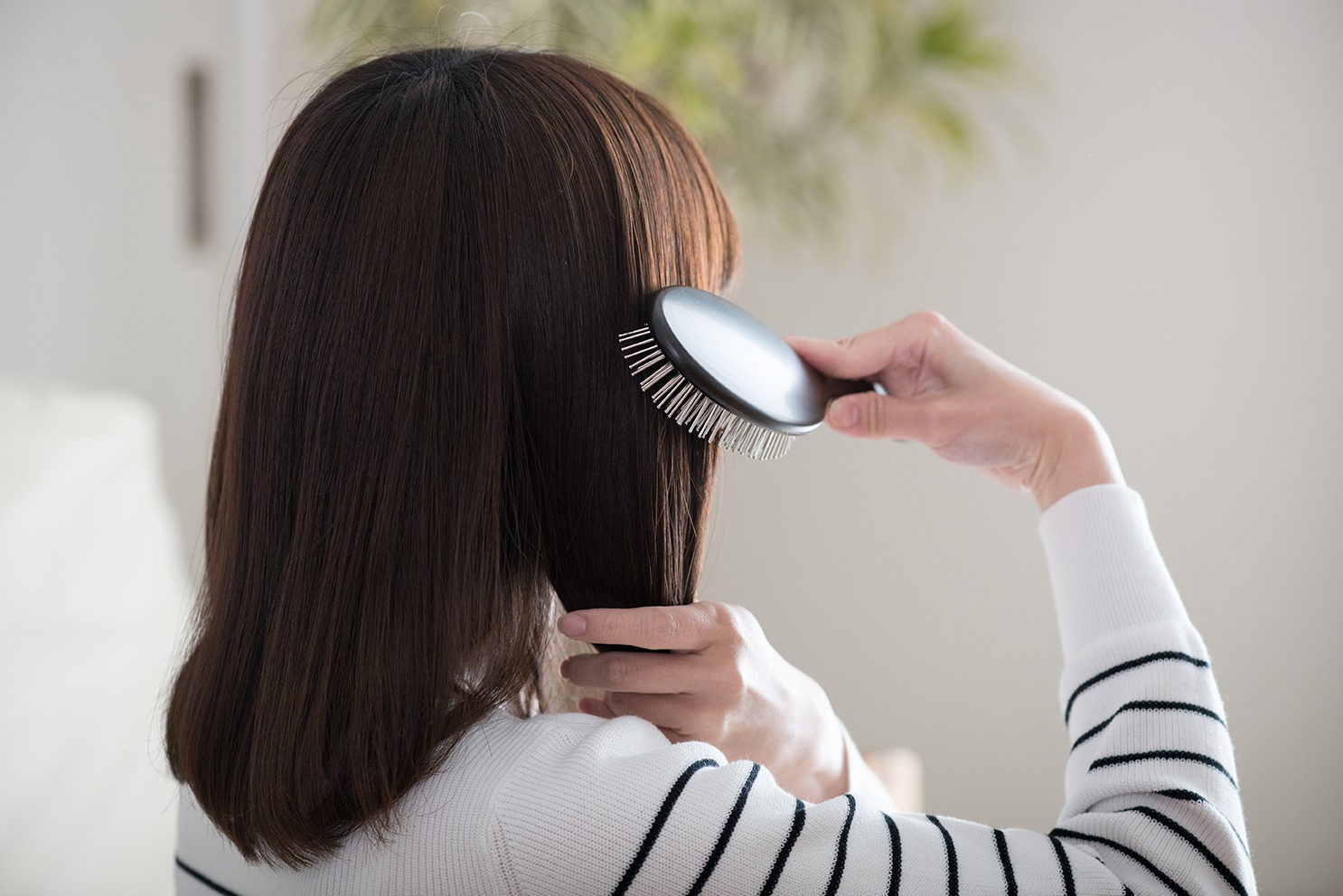 秋は抜け毛が増える季節 抜け毛の原因には頭皮が大きく関係しています 大分の美容室 美容室姫